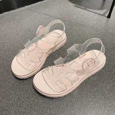 我司自主研发两款鞋材新材料:RFU、TEC 独家材料,优质产品! 新材料是注塑工艺的MD底,已投入市场。新材料经物理测试:成型比重(密度)为0.4g,将彻底挑战冷粘鞋、硫化鞋工艺的霸主地位,